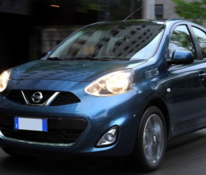 Насколько трудно произвести замену салонного фильтра Ниссан Микра или Марч (Nissan Micra/March)?
