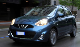 Насколько трудно произвести замену салонного фильтра Ниссан Микра или Марч (Nissan Micra/March)?